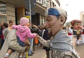 Comparsa dels caps grossos